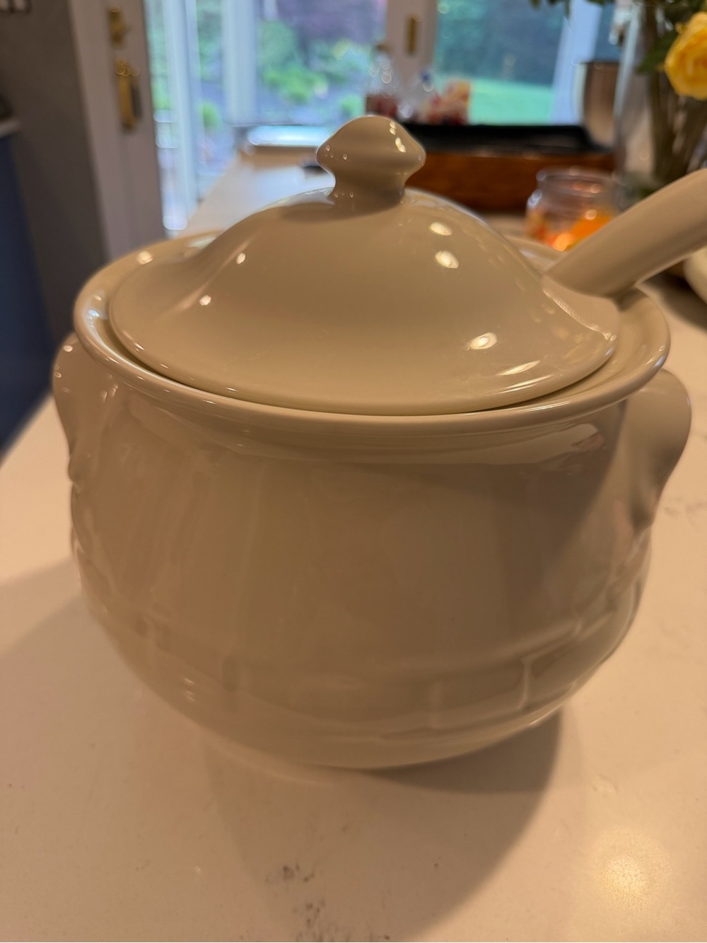 Longaberger Soup Tureen w spoon and lid.  - EUC